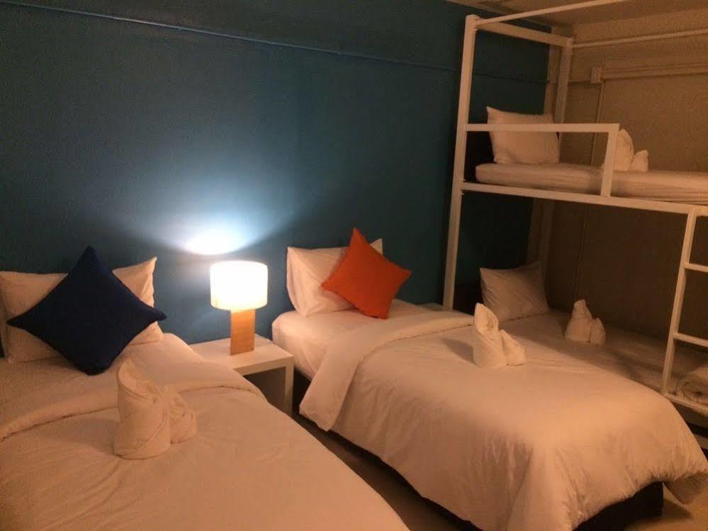 Oyes Hostel Krabi town Exteriör bild