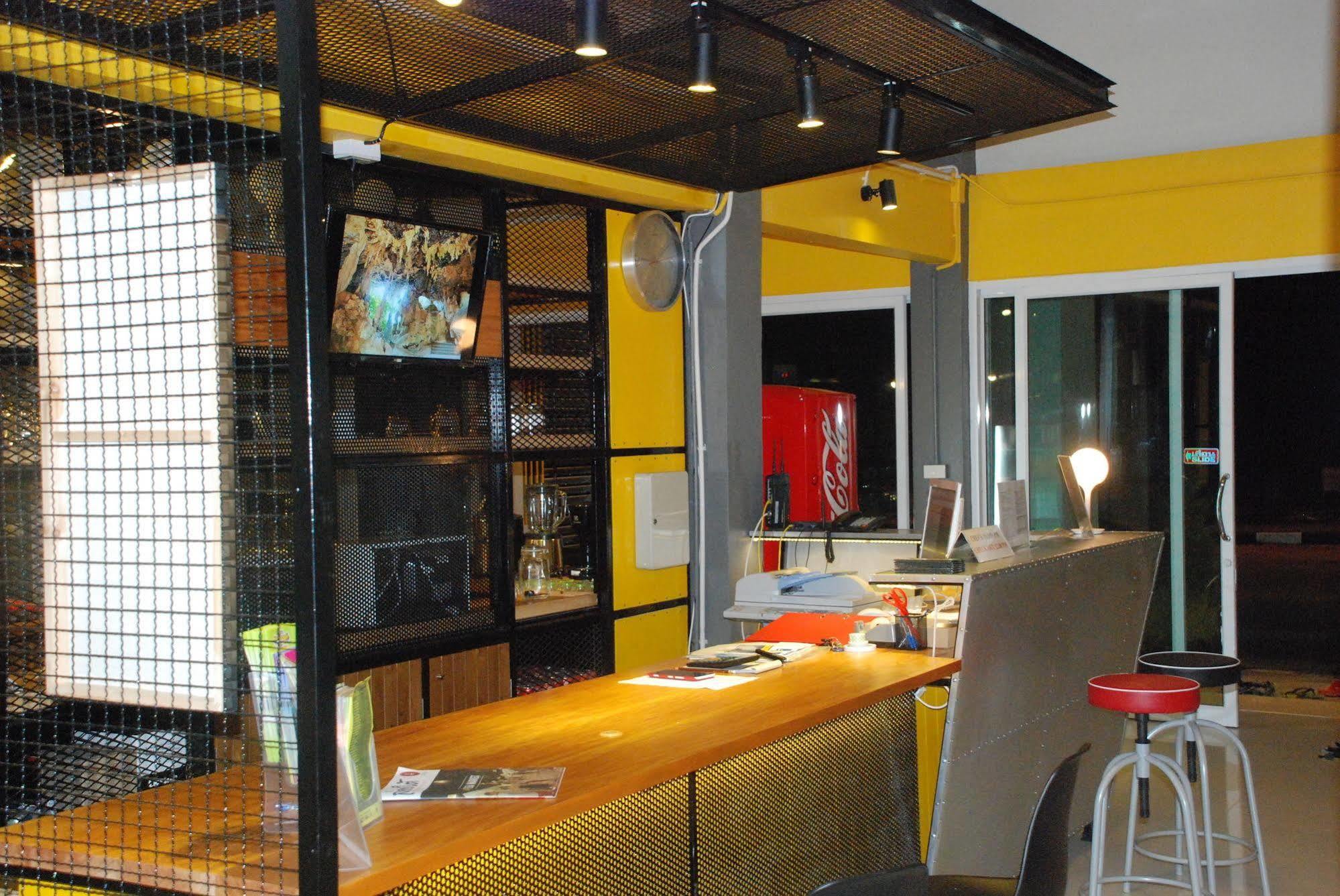 Oyes Hostel Krabi town Exteriör bild