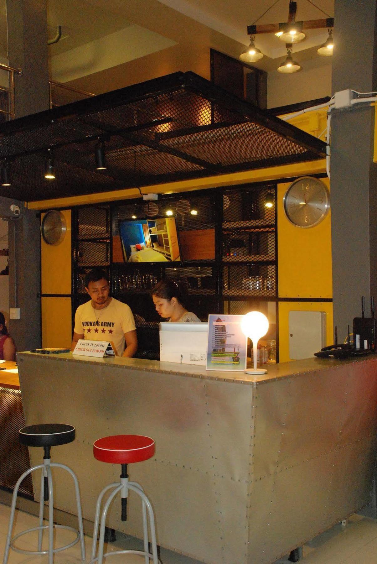 Oyes Hostel Krabi town Exteriör bild