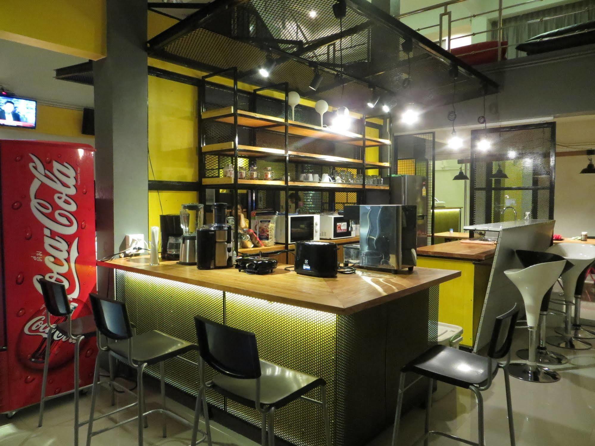 Oyes Hostel Krabi town Exteriör bild