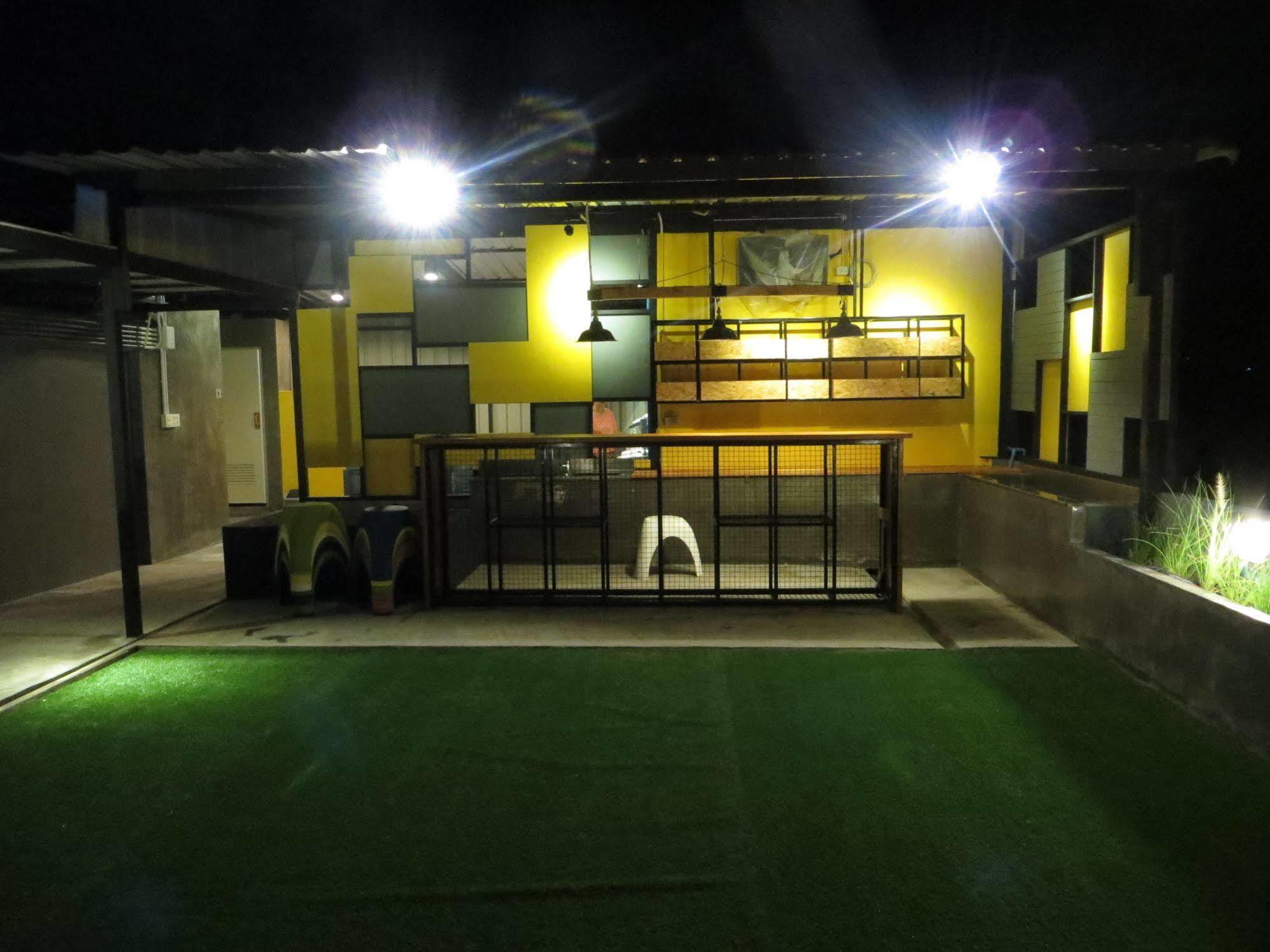 Oyes Hostel Krabi town Exteriör bild